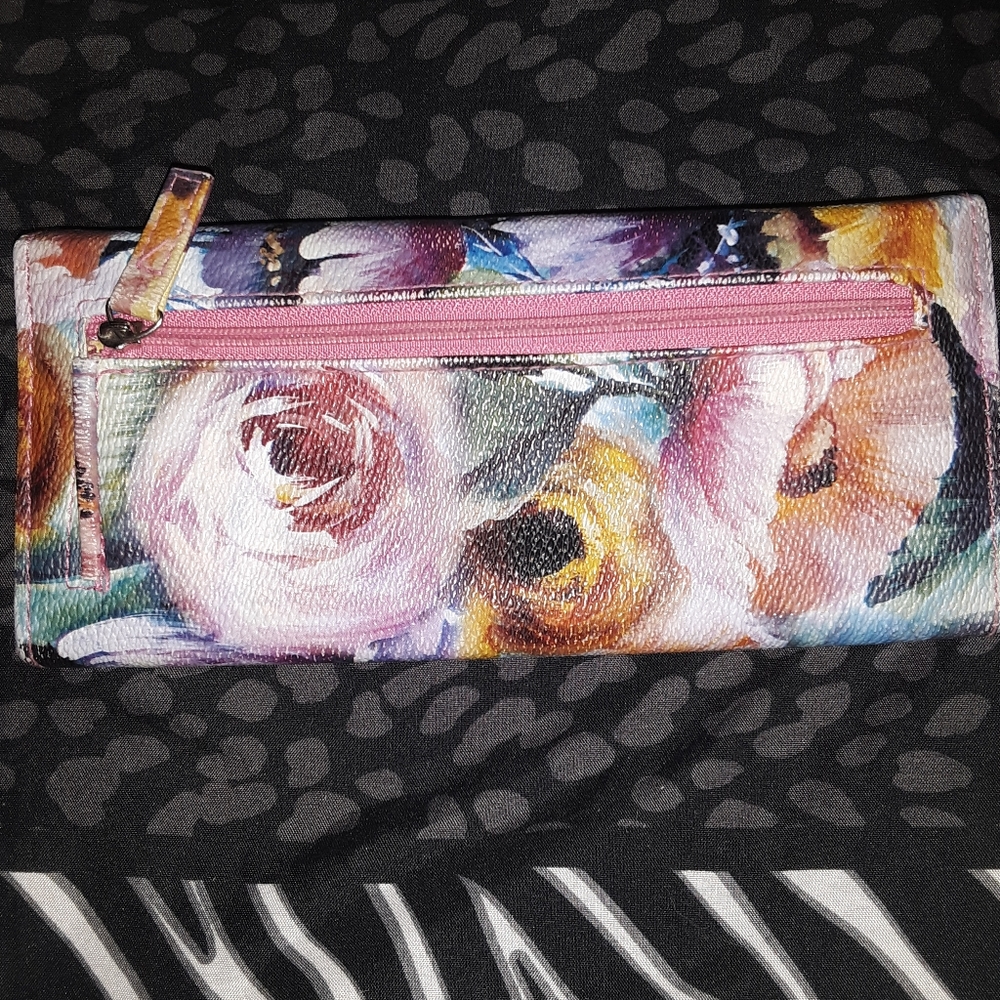 FLORAL WALLET - Picture 2 of 9